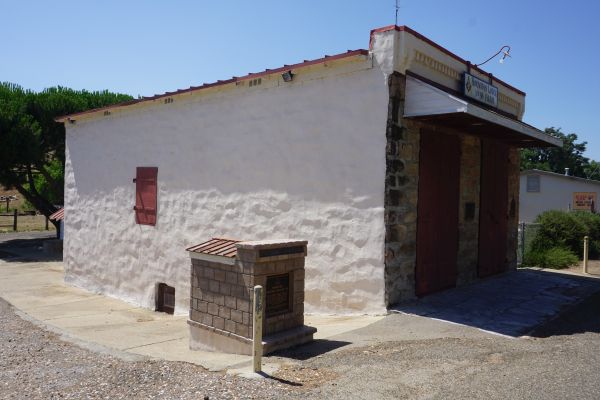 [Picture of Hornitos Masonic Hall side]